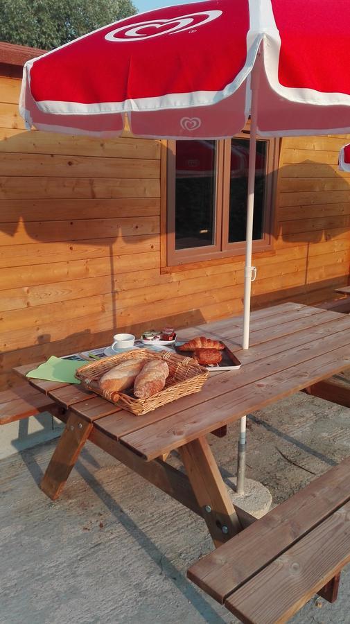 Camping Loisirs Des Groux Mousseaux-sur-Seine Exterior photo